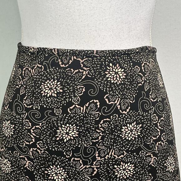 Context Woman Skirt Plus size 2X Black Brown Floral Slinky Knee A Line Modest - Picture 3 of 8